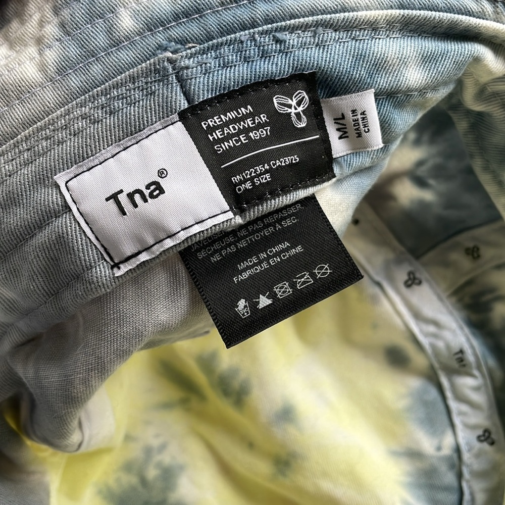 TNA ARITZIA - used bucket hat